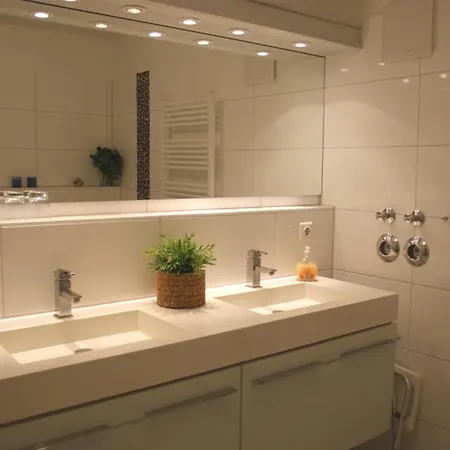 Hafenstraße 37 04 * Ostseeheilbad Zingst